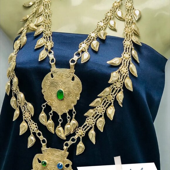 Vintage Bib Necklace With Two Layers Pendants and Leaf Style Tassels - Picture 4 of 10